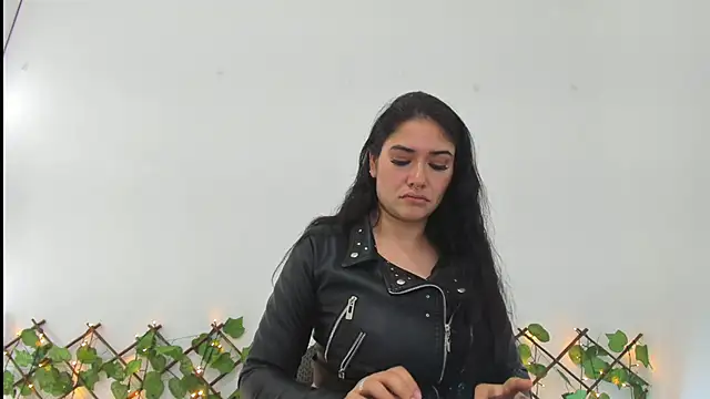 Madeleine  w online show from 03.12.25