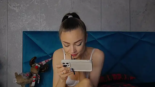 AlyseReuse online show from 01.26.25