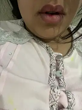 yassminsexy22 online show from 01.10.25