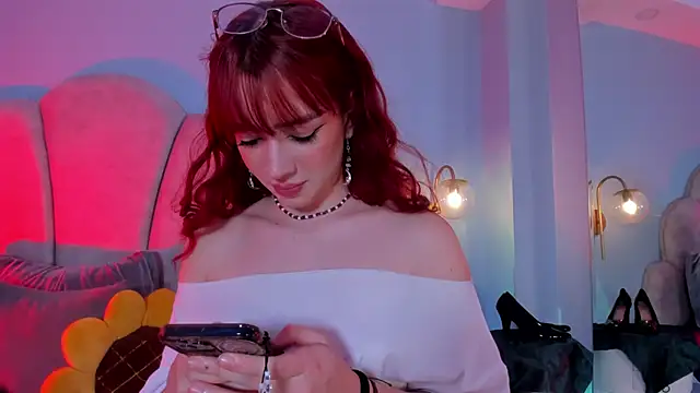 Snapshot of sweeet_peach chatting on 09.24.25 sweeet peach online show from 09.24.25