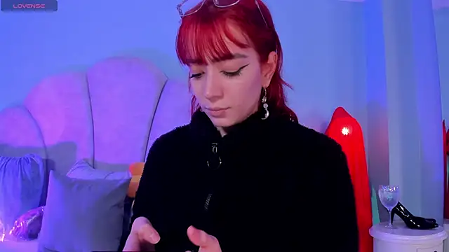 Snapshot of sweeet_peach chatting on 10.08.25 sweeet peach online show from 10.08.25