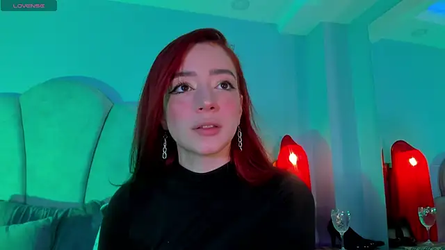 Snapshot of sweeet_peach chatting on 10.17.25 sweeet peach online show from 10.17.25