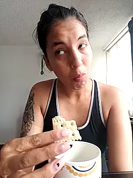 Bonny Klote online show from 02.24.25