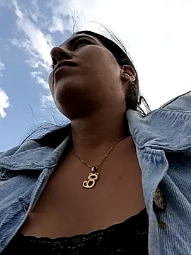 Bonny Klote online show from 03.15.25