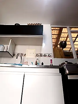 Bonny Klote online show from 10.27.25