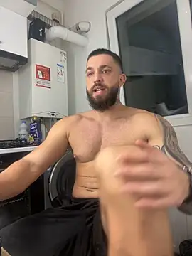 LoveIsBlind  online show from 10.08.25