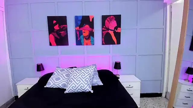 Snapshot of Elizabeth_Santos chatting on 01.13.25 Elizabeth Santos online show from 01.13.25