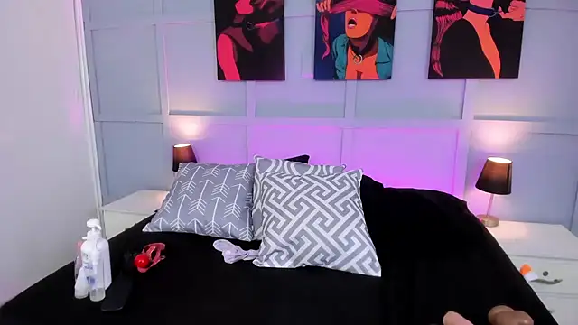 Snapshot of Elizabeth_Santos chatting on 01.15.25 Elizabeth Santos online show from 01.15.25