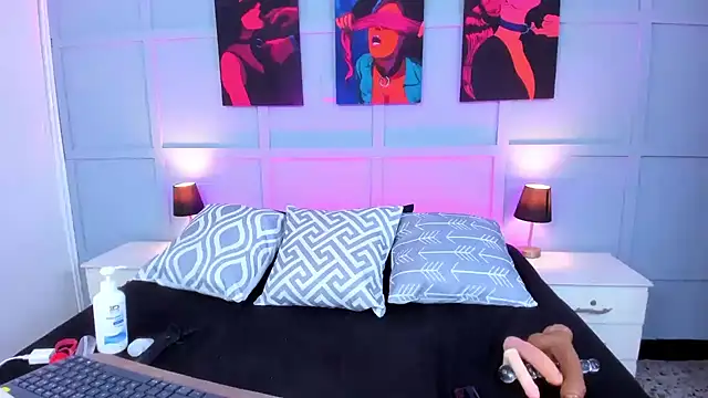 Snapshot of Elizabeth_Santos chatting on 01.17.25 Elizabeth Santos online show from 01.17.25