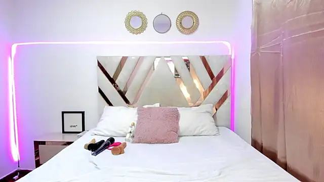 KriisvanyLeroy online show from 04.05.26