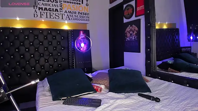 MADISSONLOVE  online show from 04.28.26