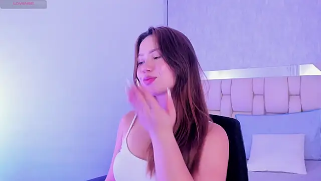 Roxie-Summers11 online show from 02.19.25