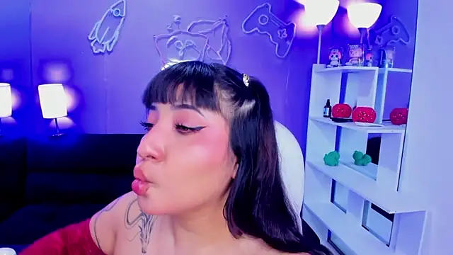 Snapshot of Emma_monserrat chatting on 05.04.26 Emma monserrat online show from 05.04.26