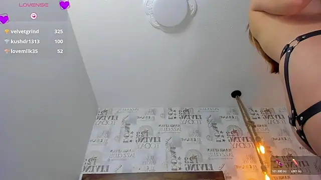 Snapshot of LUCYAMARS1 chatting on 10.18.25 LUCYAMARS1 online show from 10.18.25