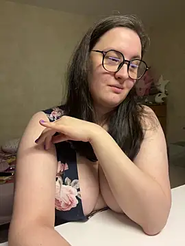 Snapshot of hungry1bunny chatting on 12.06.24 hungry1bunny online show from 12.06.24