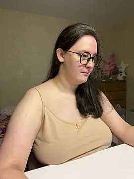 Snapshot of hungry1bunny chatting on 01.07.25 hungry1bunny online show from 01.07.25