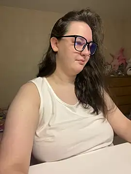 Snapshot of hungry1bunny chatting on 01.28.25 hungry1bunny online show from 01.28.25