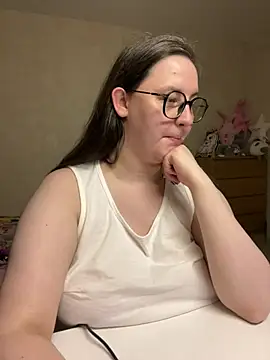 Snapshot of hungry1bunny chatting on 02.04.25 hungry1bunny online show from 02.04.25