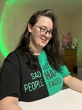 Snapshot of hungry1bunny chatting on 02.13.25 hungry1bunny online show from 02.13.25