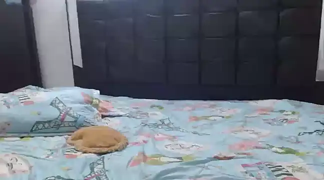 Snapshot of charlotte_slut chatting on 02.04.25 charlotte slut online show from 02.04.25