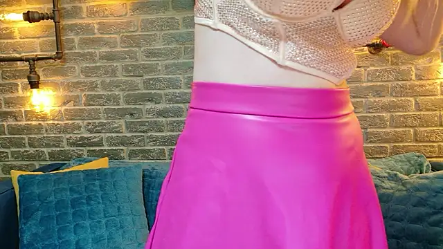 LisaCaprice online show from 01.17.26