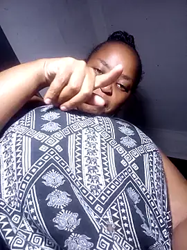 Yummy-Cat online show from 12.16.24