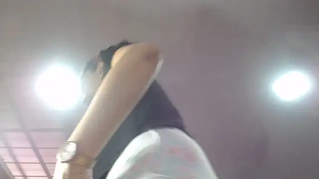 Snapshot of DanaiOluyi chatting on 02.23.25 DanaiOluyi online show from 02.23.25