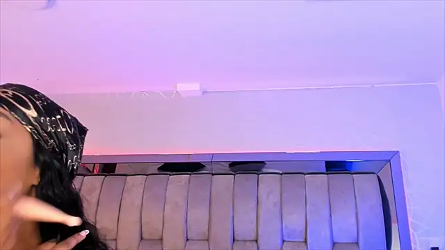 Snapshot of ChaynnaCooper chatting on 01.20.25 ChaynnaCooper online show from 01.20.25