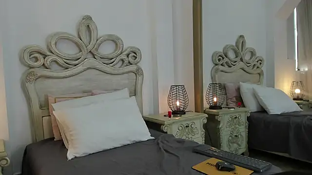 Snapshot of SamanthaFerrer__ chatting on 09.23.25 SamanthaFerrer online show from 09.23.25