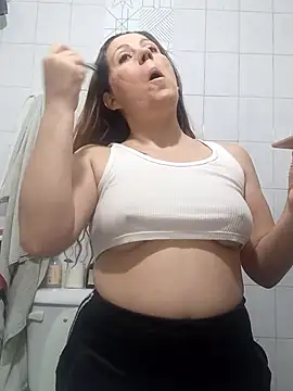 SofiEstevez online show from 10.27.25