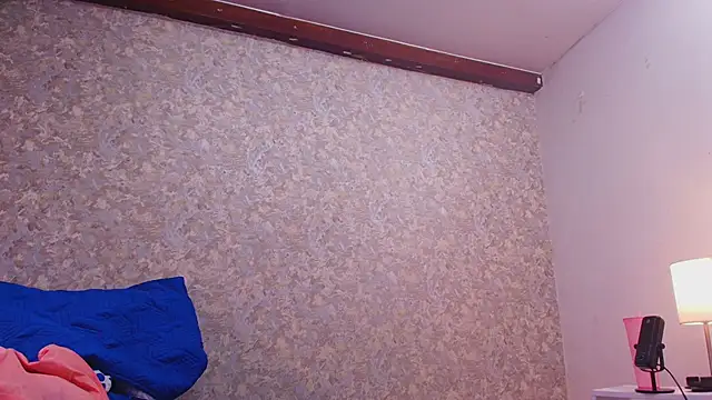 Snapshot of nicol_f chatting on 01.21.25 nicol f online show from 01.21.25