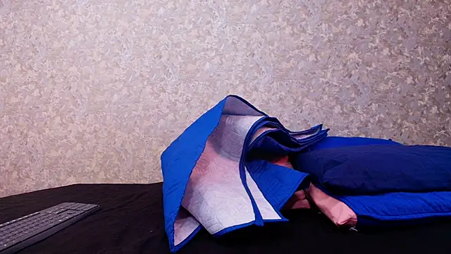 Snapshot of nicol_f chatting on 01.23.25 nicol f online show from 01.23.25