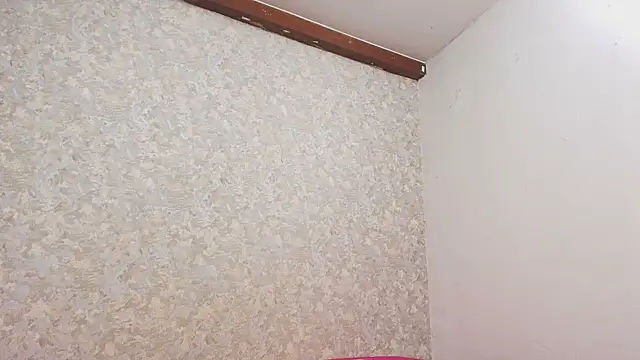 Snapshot of nicol_f chatting on 03.19.25 nicol f online show from 03.19.25