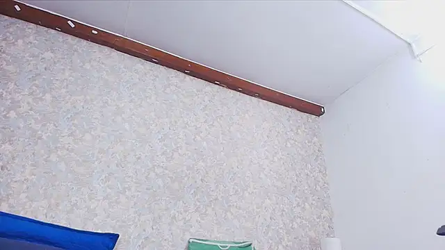 Snapshot of nicol_f chatting on 11.08.25 nicol f online show from 11.08.25