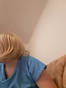 Snapshot of Malichkaanna30 chatting on 12.30.24 Malichkaanna30 online show from 12.30.24