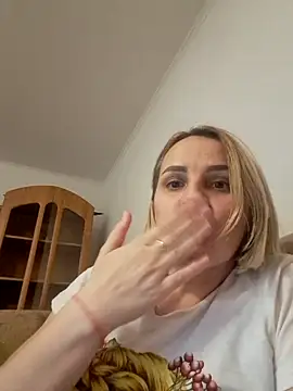 Snapshot of Malichkaanna30 chatting on 01.07.25 Malichkaanna30 online show from 01.07.25