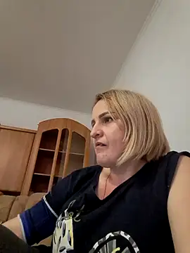 Snapshot of Malichkaanna30 chatting on 01.11.25 Malichkaanna30 online show from 01.11.25