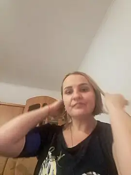 Snapshot of Malichkaanna30 chatting on 01.11.25 Malichkaanna30 online show from 01.11.25