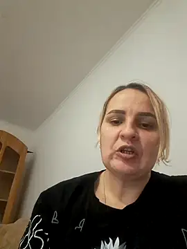 Snapshot of Malichkaanna30 chatting on 02.05.25 Malichkaanna30 online show from 02.05.25