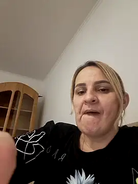 Snapshot of Malichkaanna30 chatting on 02.27.25 Malichkaanna30 online show from 02.27.25