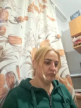 Snapshot of Malichkaanna30 chatting on 10.16.25 Malichkaanna30 online show from 10.16.25