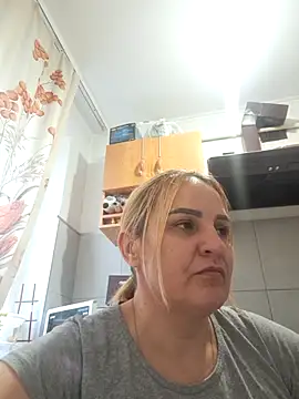 Snapshot of Malichkaanna30 chatting on 11.28.25 Malichkaanna30 online show from 11.28.25