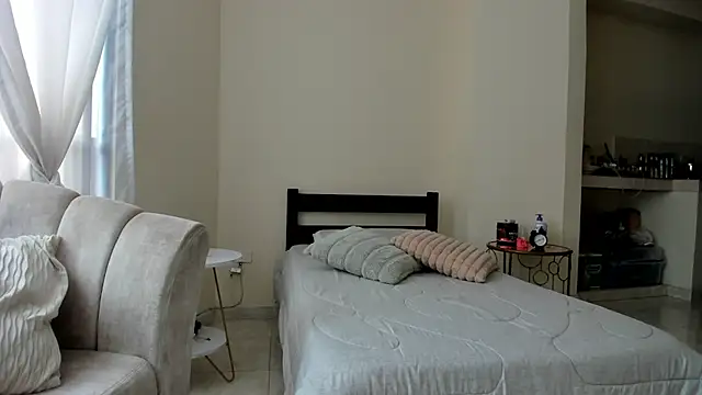 evely coelloo online show from 03.04.25