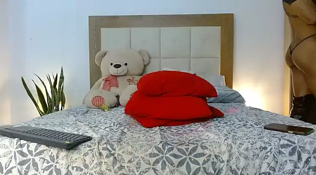 Snapshot of HELLEN_SWEET6 chatting on 02.15.25 HELLEN SWEET6 online show from 02.15.25