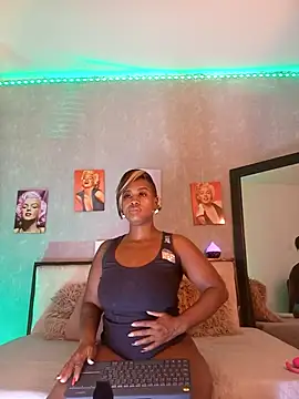 nahiarapalmer19 online show from 12.16.24