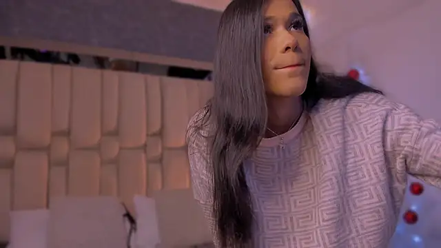 Isa Little Star online show from 12.03.25