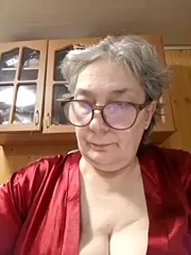 Snapshot of IrinaSweet54 chatting on 04.25.26 IrinaSweet54 online show from 04.25.26