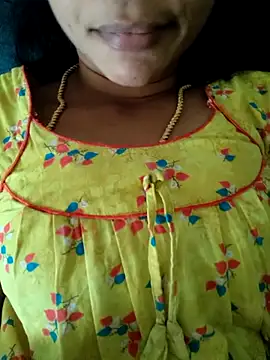 Snapshot of Ambika01 chatting on 04.05.26 Ambika01 online show from 04.05.26