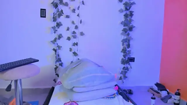 Snapshot of Cataleya19__ chatting on 02.18.26 Cataleya19 online show from 02.18.26