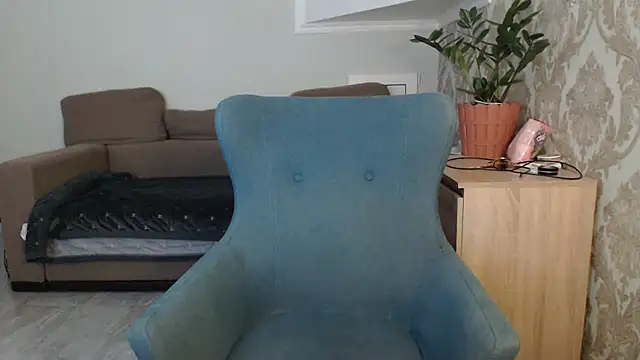 Mallinia online show from 10.18.25